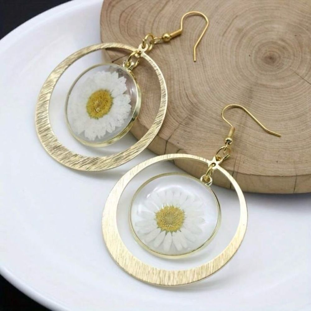 Bohemian Style Dried Flower Circle Pendant Earrings, Sunflower Earrings - Picture 3 of 9